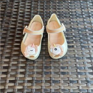 Mini Melissa toddler size 8